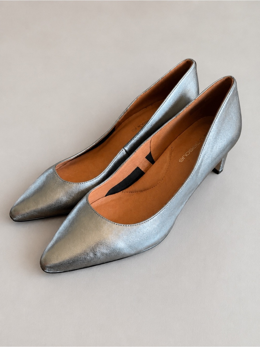 André Assous Metallic Silver Leather Pointed Toe Pumps Size 7